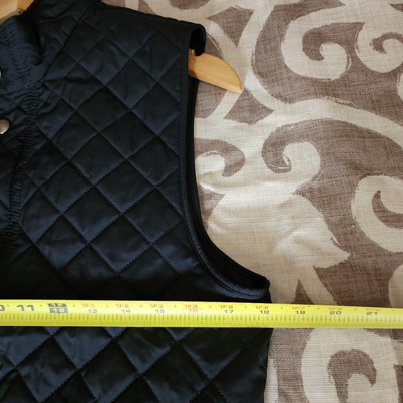 Club Monaco Quilted Button Down Vest - Picture 8 of 10